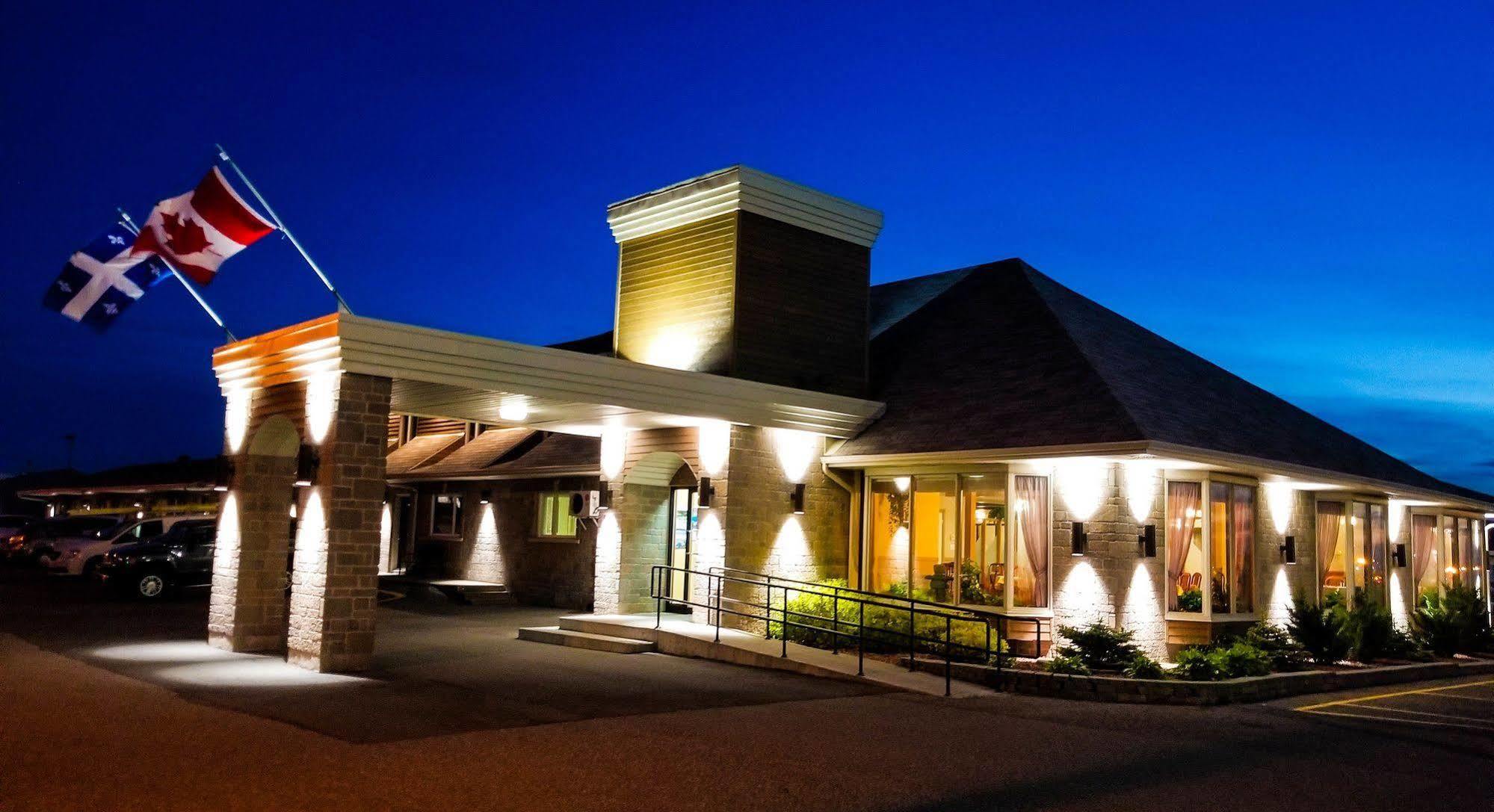 Hotel Motel La Vigie Matane Exterior foto